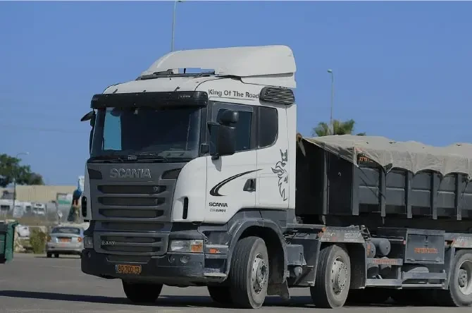 משאית להובלת פסולת תעשייתית משאית להובלת פסולת תעשייתית